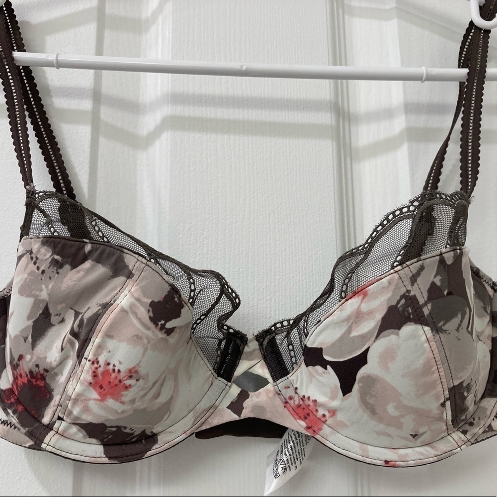 CALVIN KLEIN LACEY BRA - size 30D